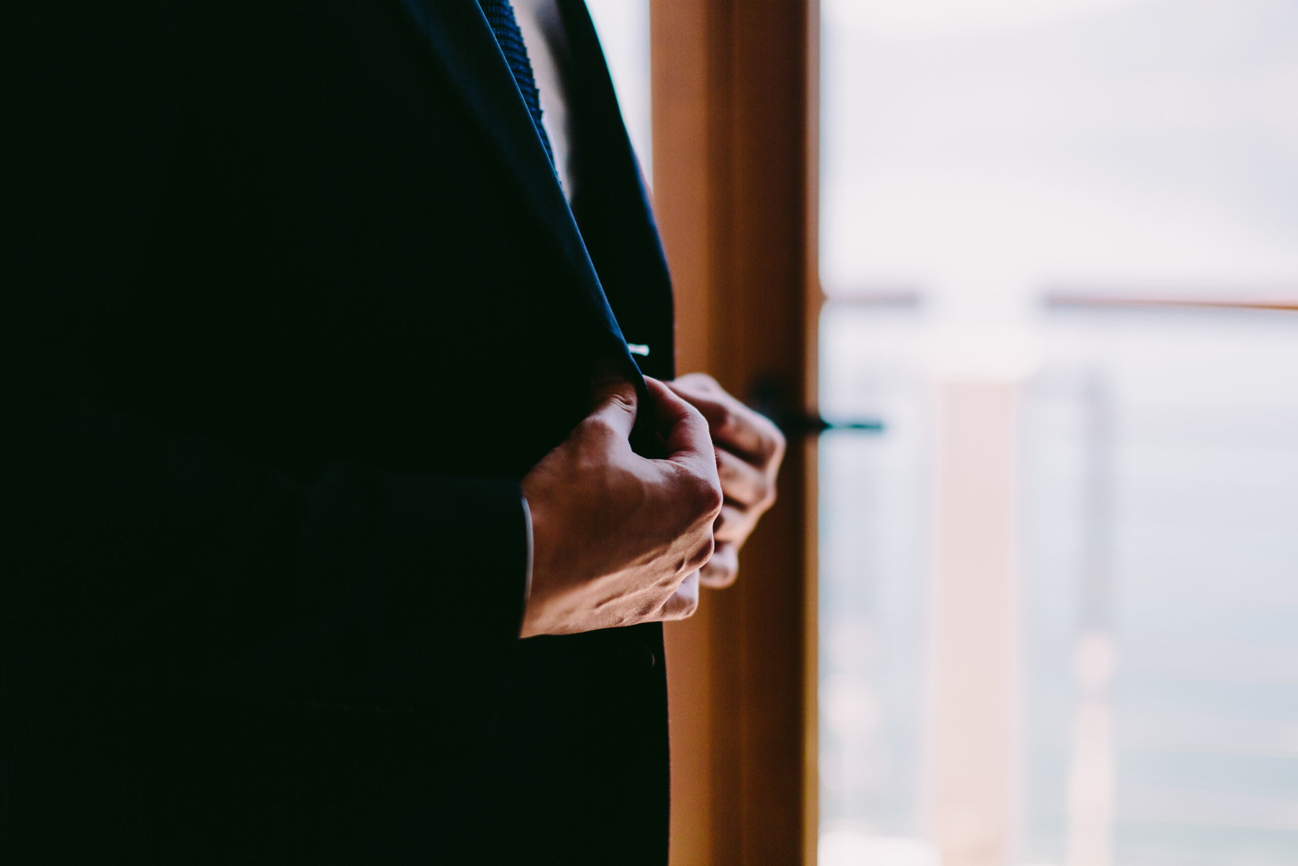 Accessorising Legal Attire: The Importance of Tabs, Collars, and Cuffs in Courtroom Dress