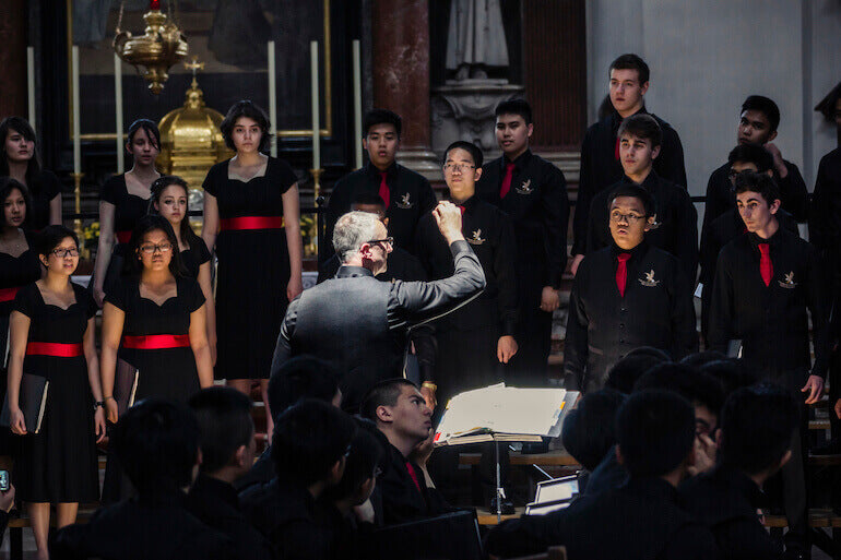 7 tips to make sure your choir puts on a stand out performance this festive season