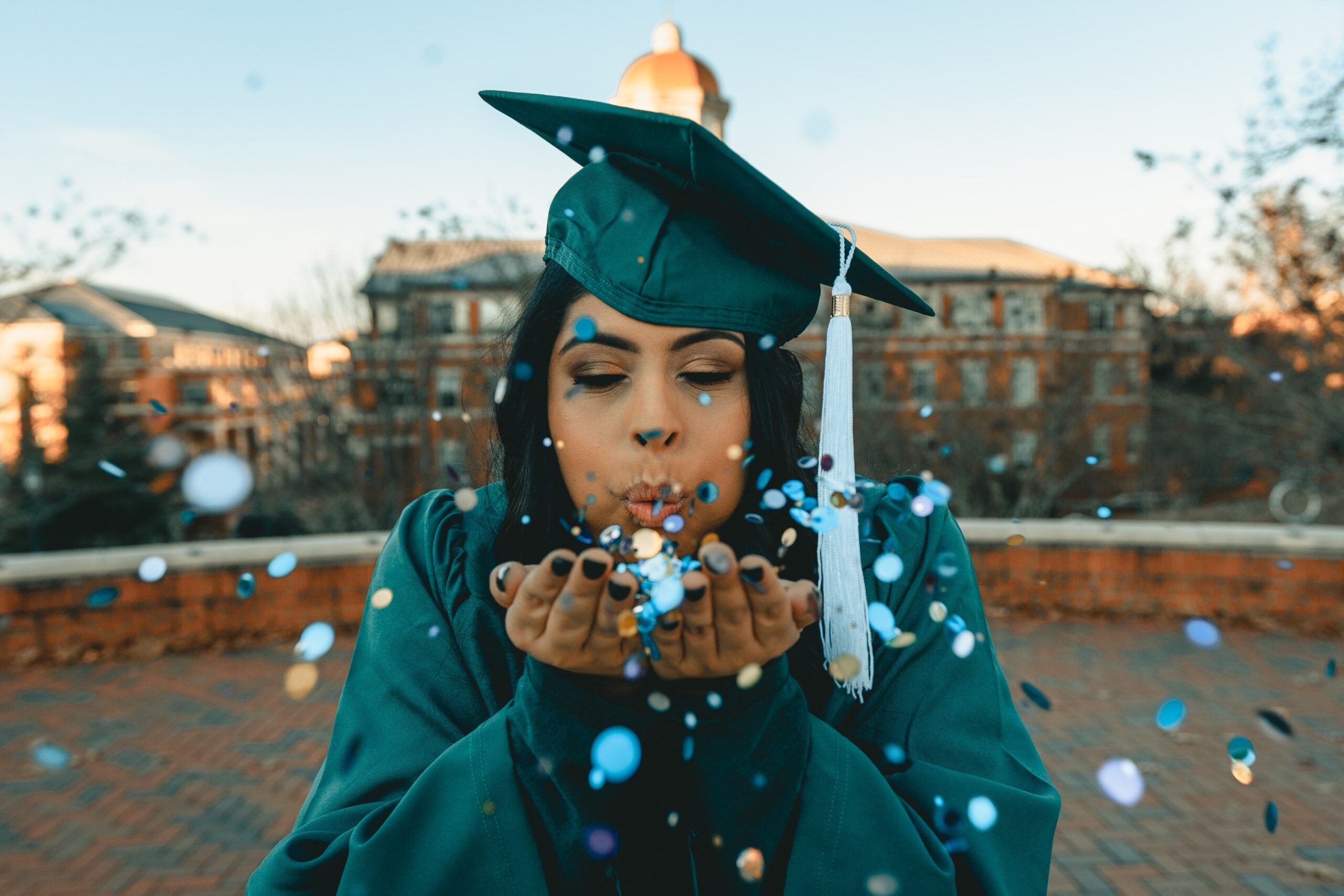 5 tips on How to Celebrate Graduation Day 2023