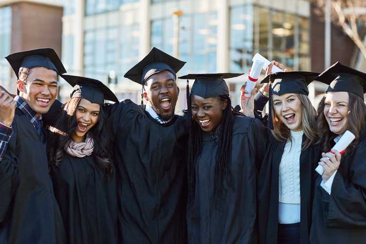 What to Wear for Winter Graduation Ceremony