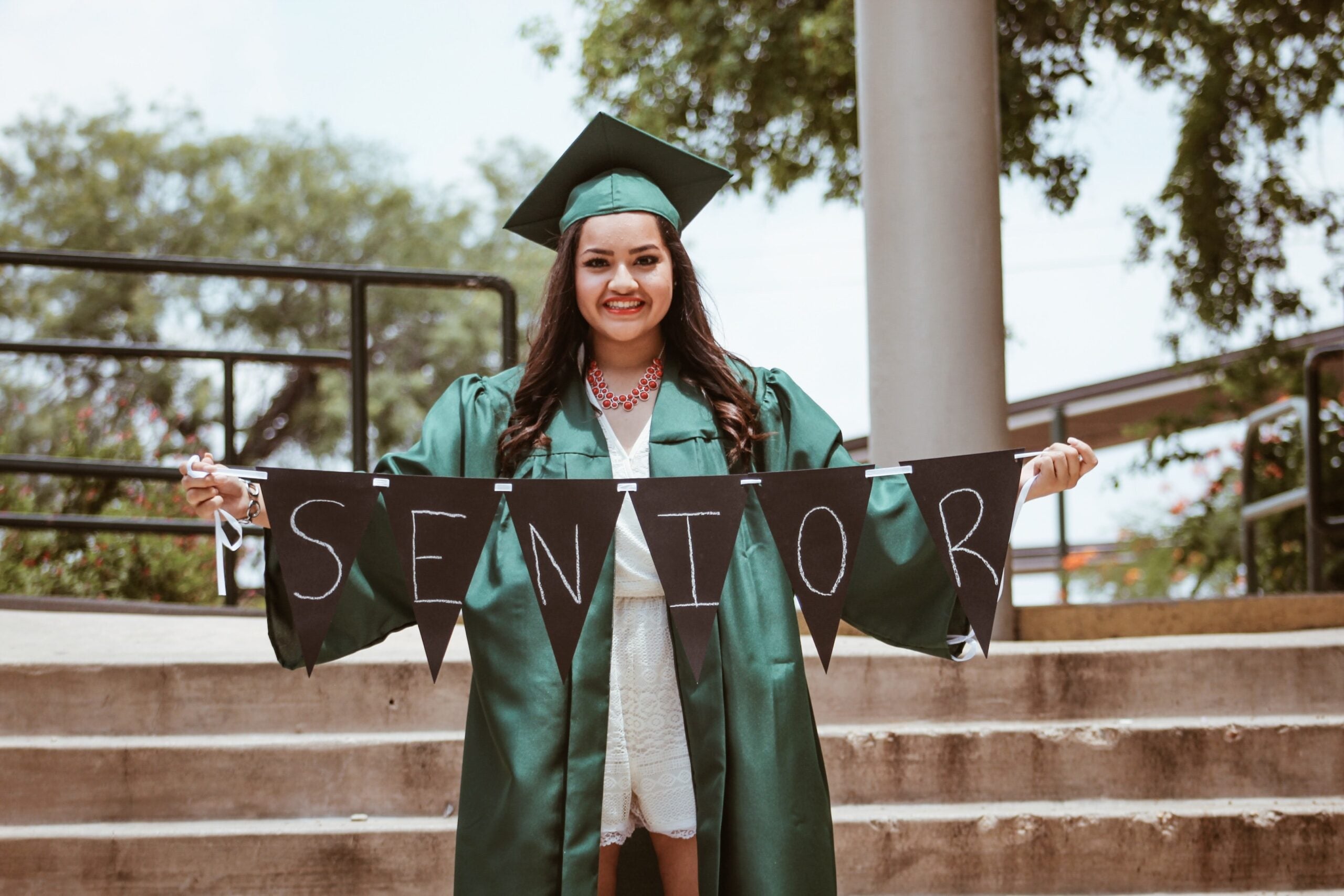 Plus-Size Graduation Outfit Ideas